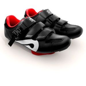 Peloton Cycling Shoes Women’s size 11, Men’s size 9.